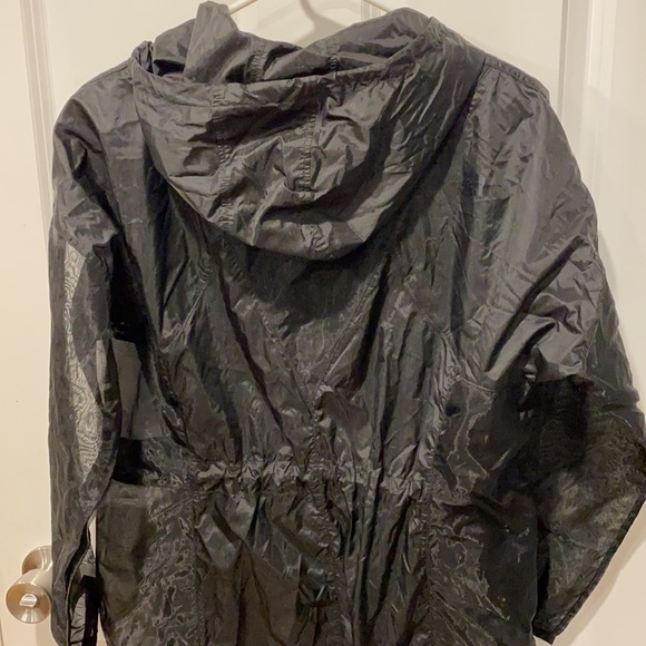 The North Face Black Vision Sheer Jacket - Picture 6 of 15